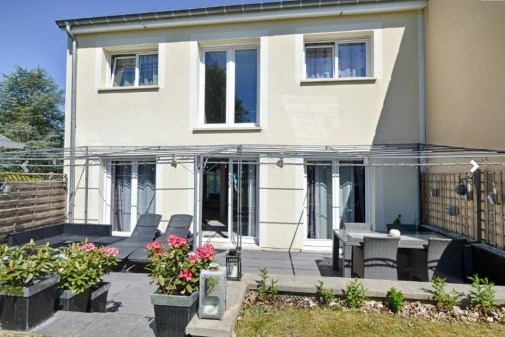 Maison 120 M² A Vigy Экстерьер фото