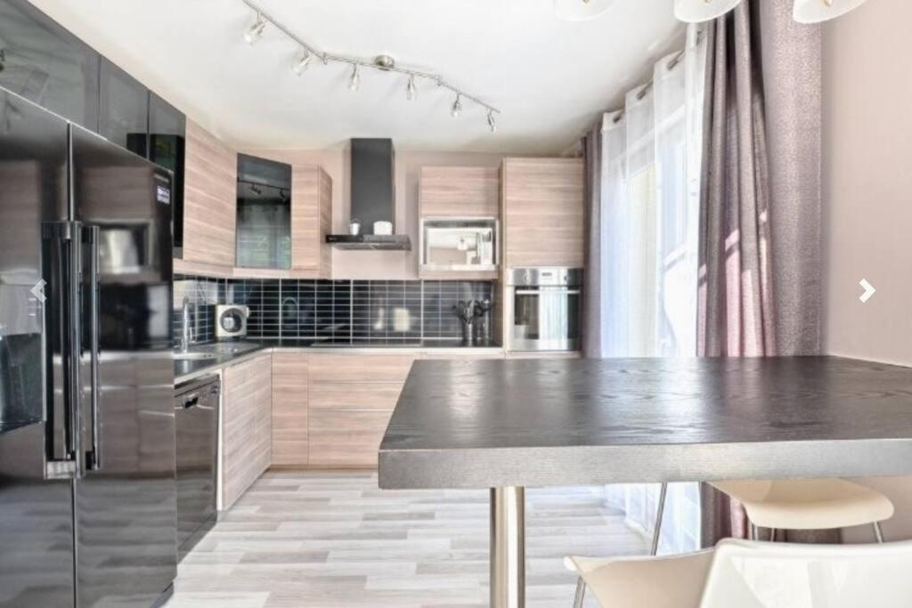 Maison 120 M² A Vigy Экстерьер фото